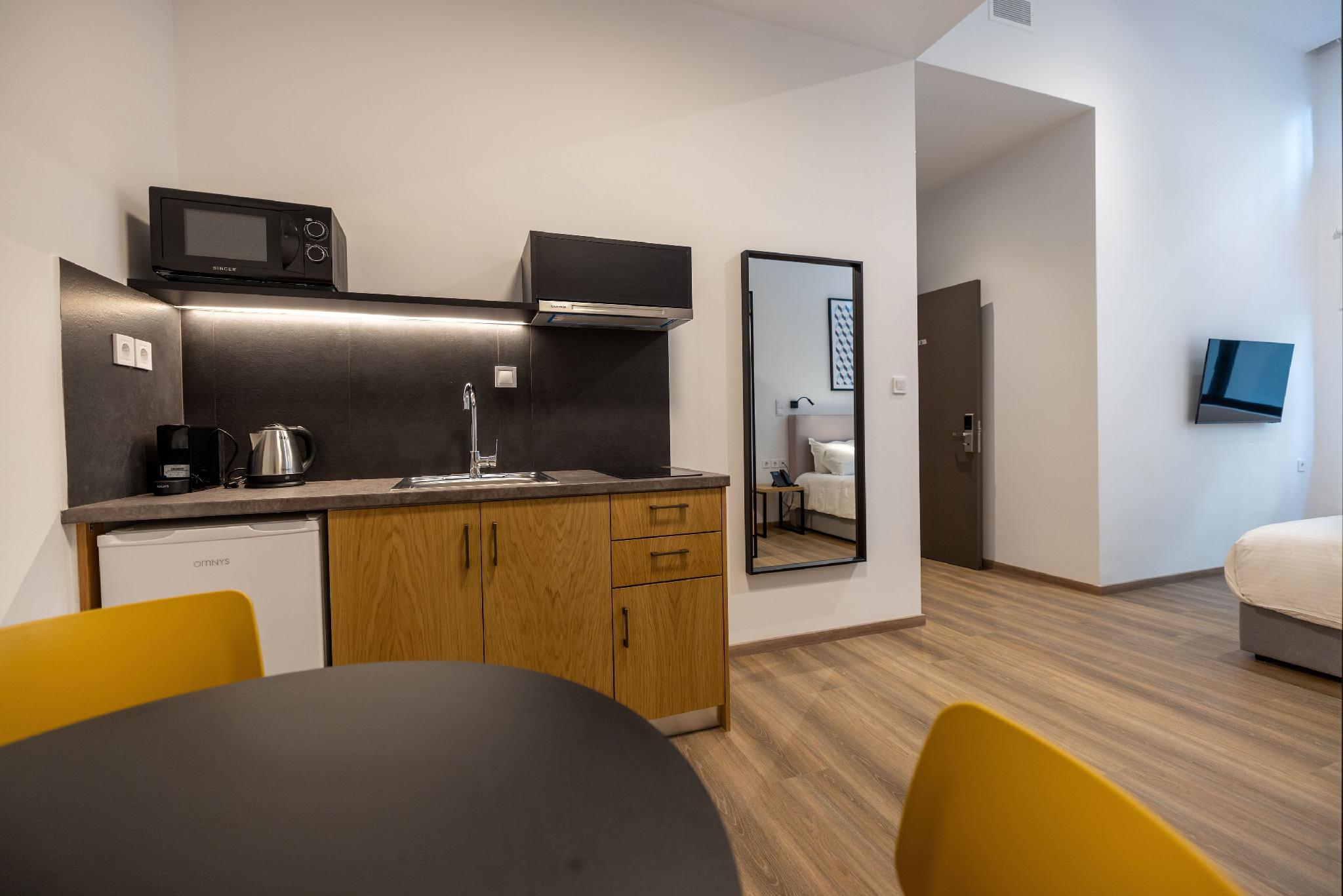 Earos Urban Living 6/23