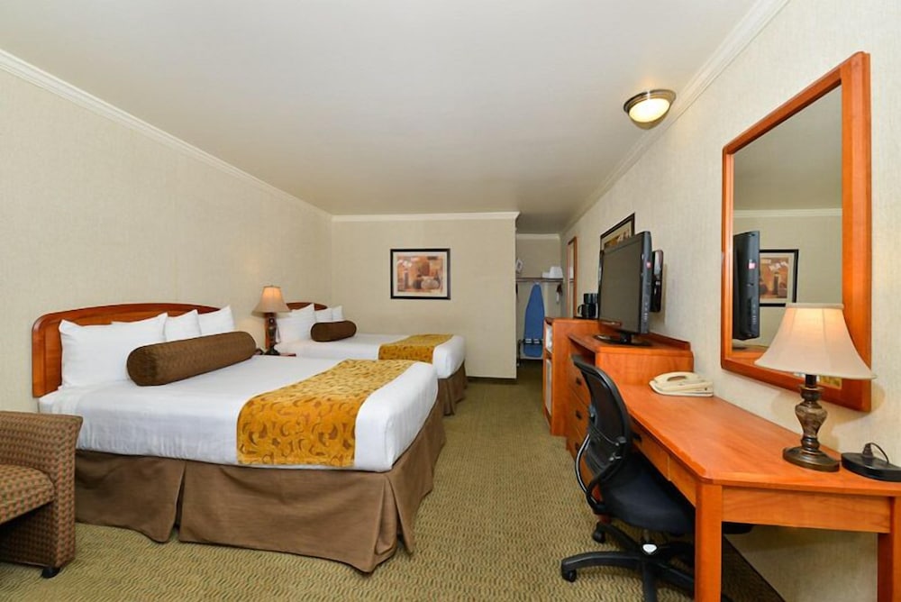 غرفة قياسية بسرير كوين بمطبخ، Best Western Holiday Hotel 7/10