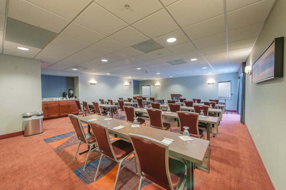 Hampton Inn Manchester Downtown, NH 35/39