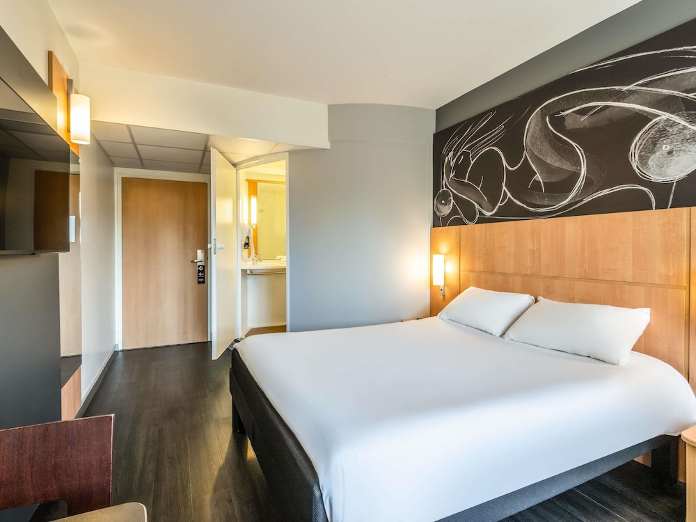 Ibis Issoire 21/57