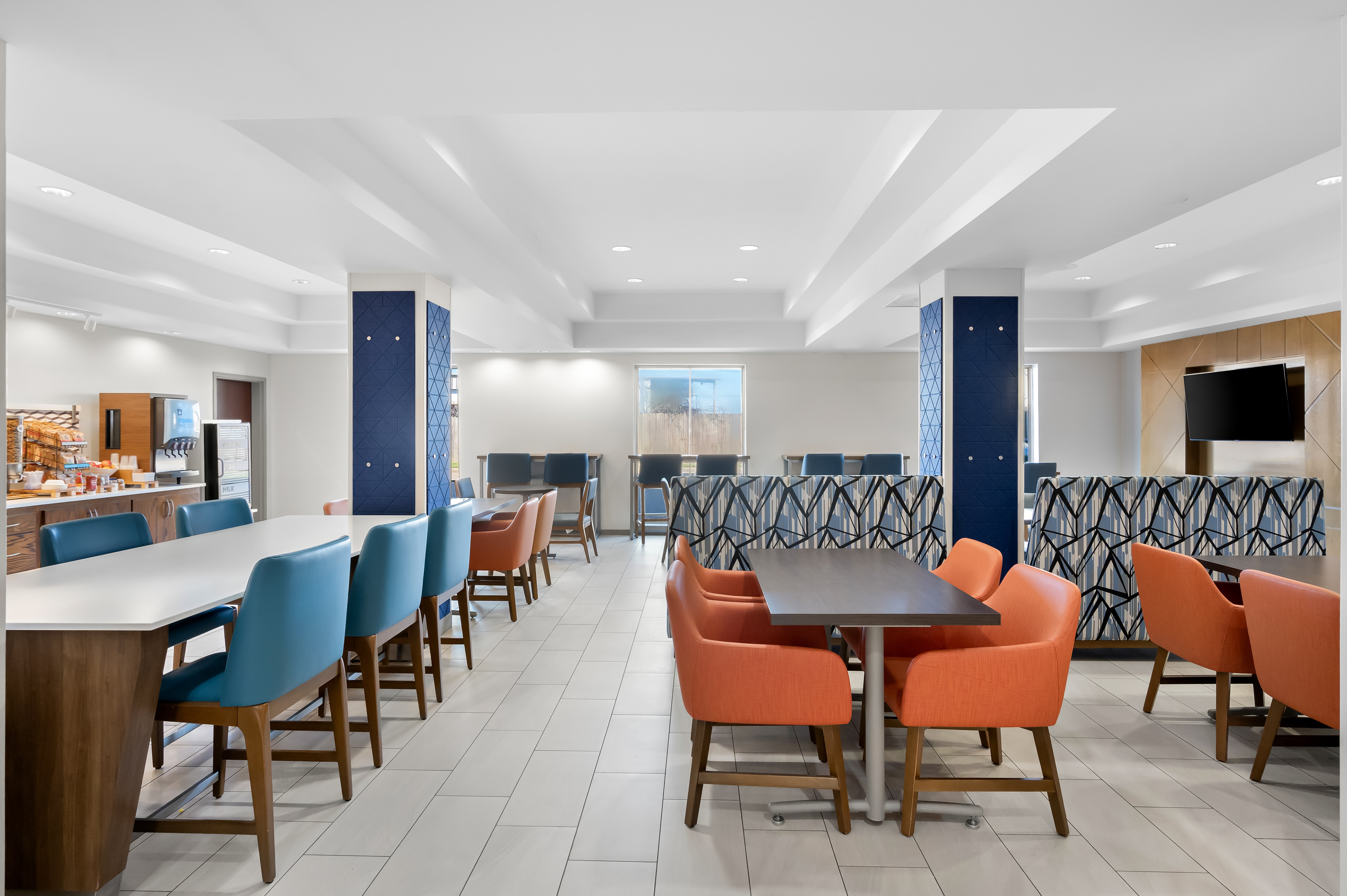 Holiday Inn Express Suites Morrilton 39/53