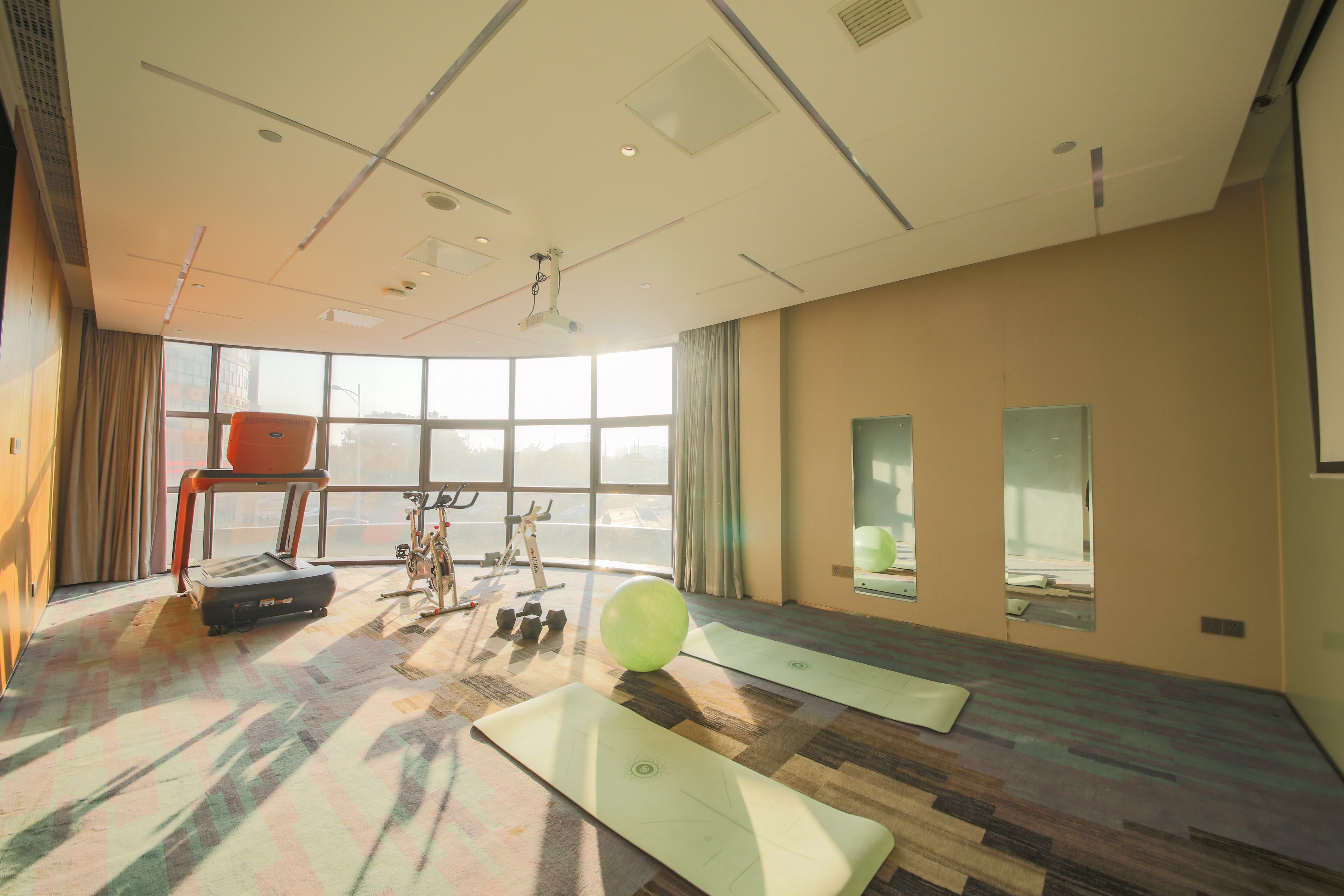 Holiday Inn Express Shaoxing Paojiang 12/29