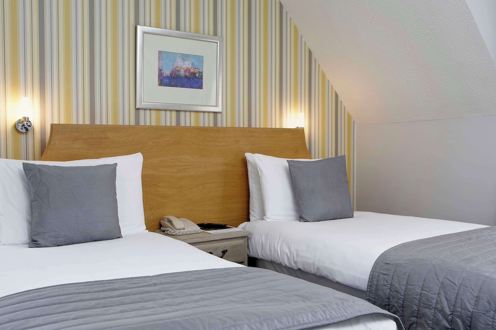 Cozy, Standard, Twin Beds