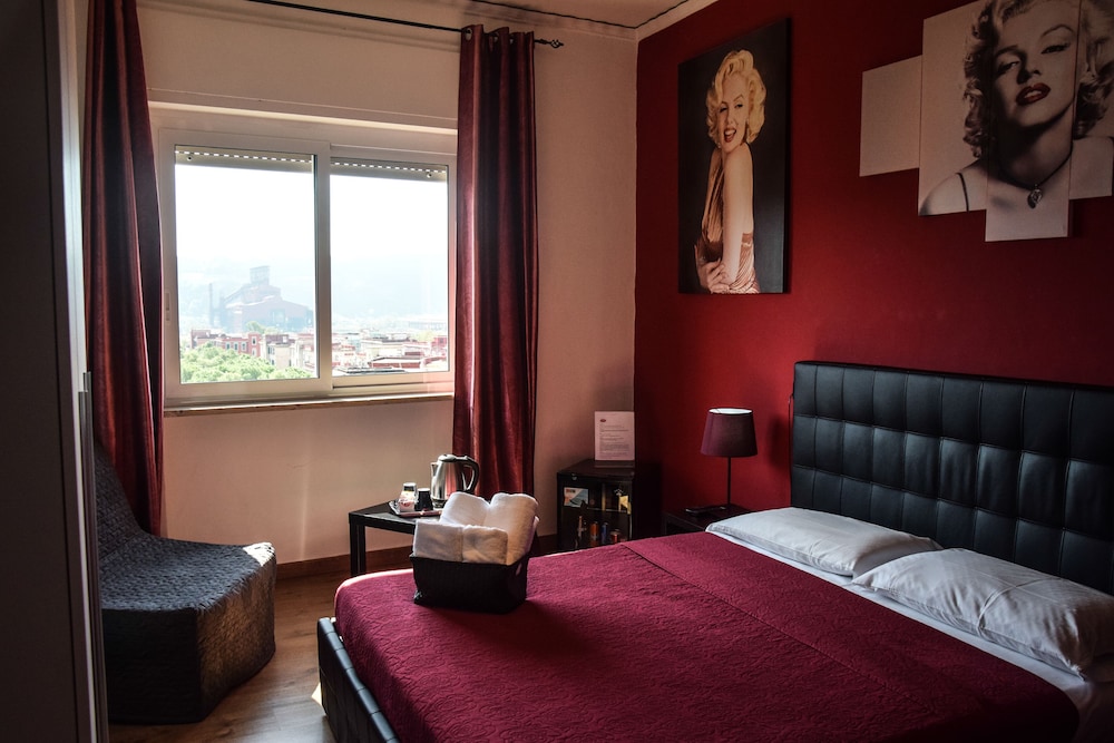 Hotel Kennedy 11/50