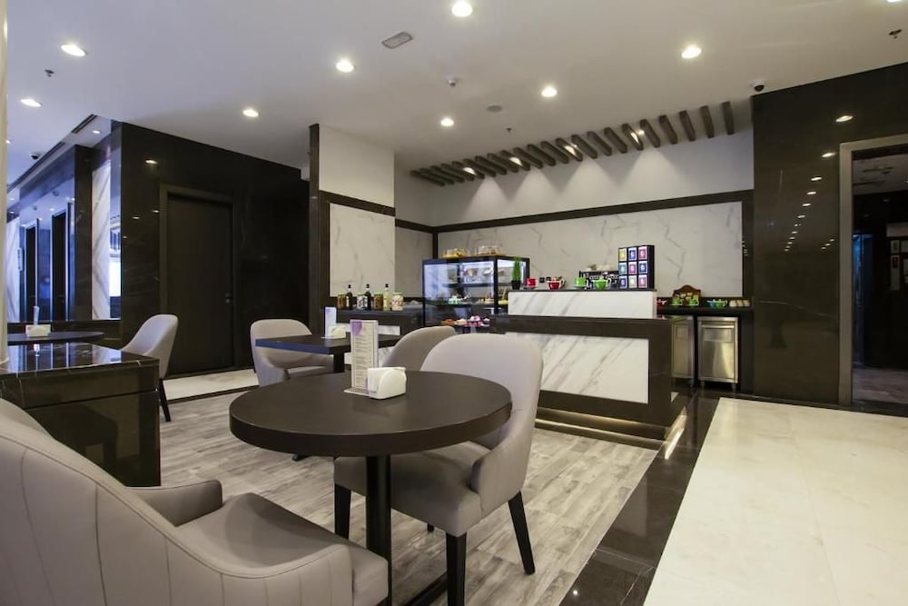 TIME Onyx Hotel Apartments 31/47
