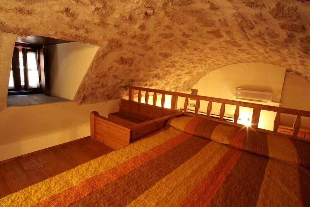 Dorovinis Monemvasia Castlehouses 16/45