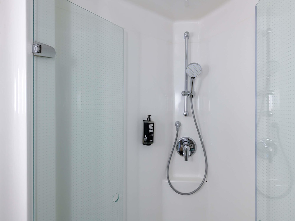 Ibis Cologne Airport Hotel 24/50