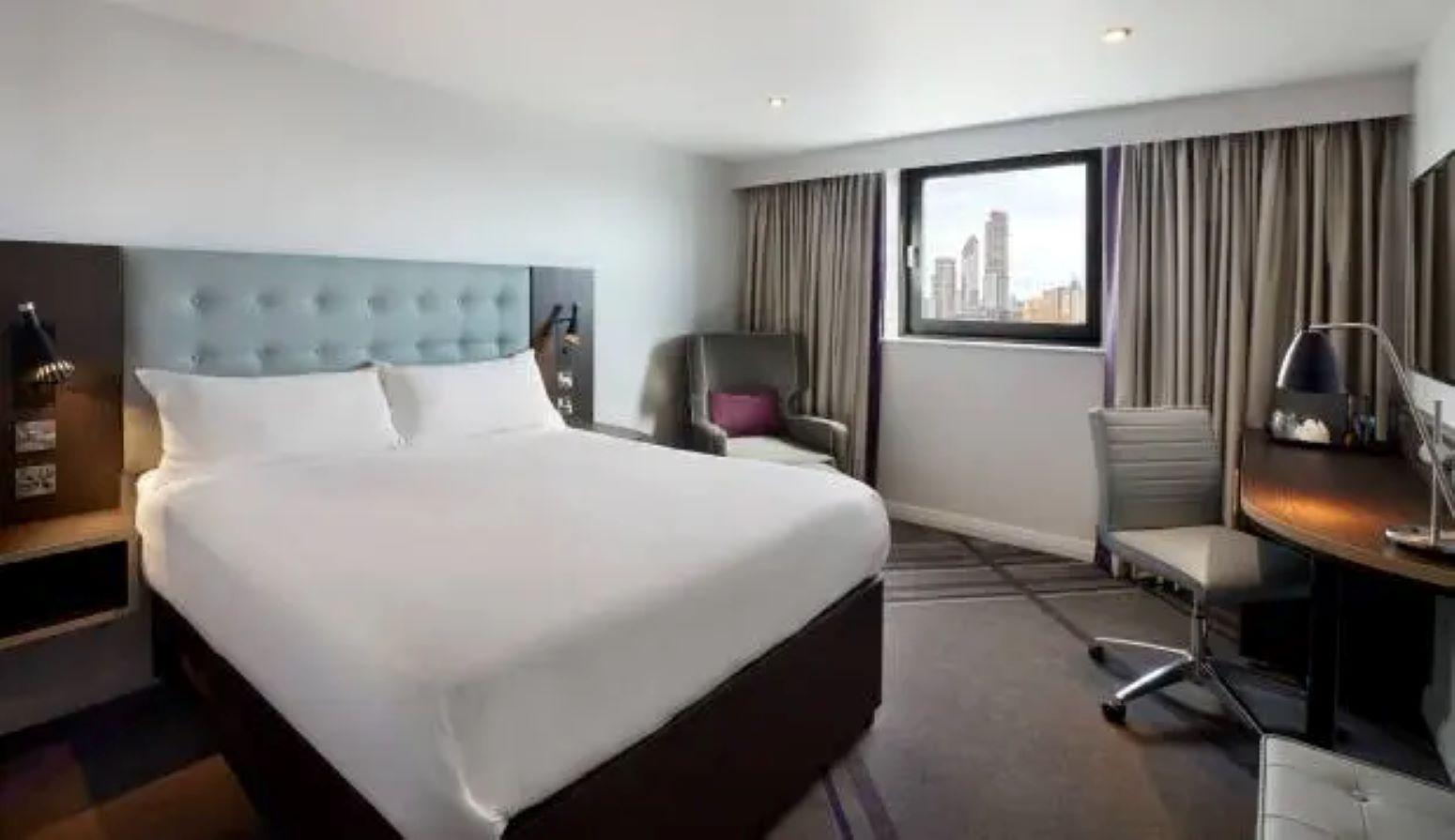 Room, Single