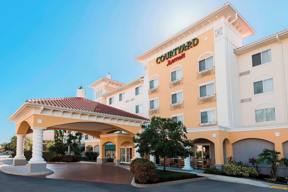 Courtyard Fort Myers at I-75 and Gulf Coast Town Center 55/60