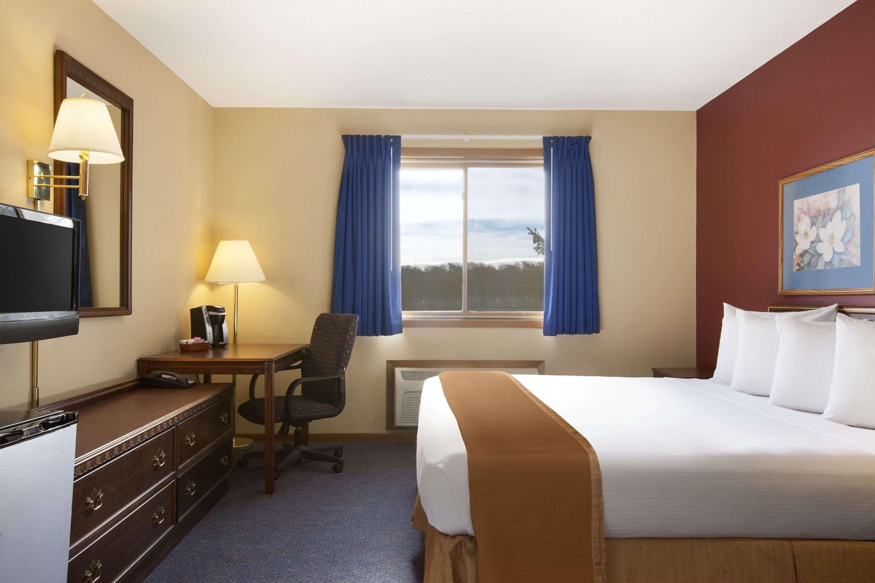 Travelodge By Wyndham Motel Of St Cloud 7/17