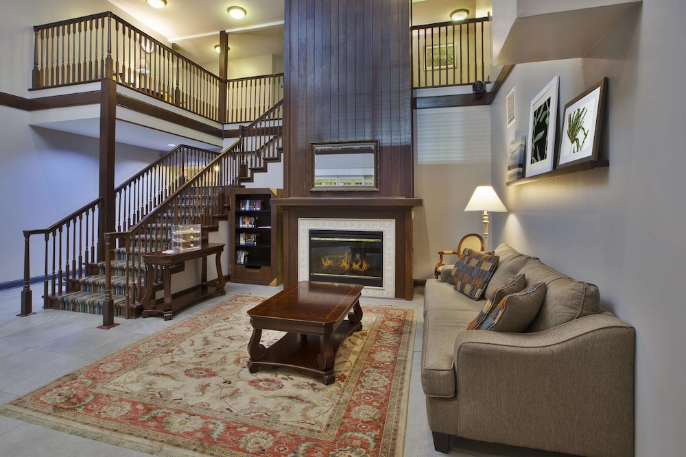 Country Inn and Suites By Radisson Big Rapids MI 23/30