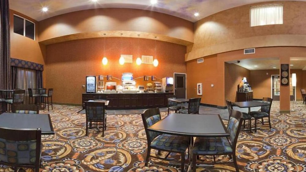 Holiday Inn Express Hotel Suites Sacramento Ne C 58/75