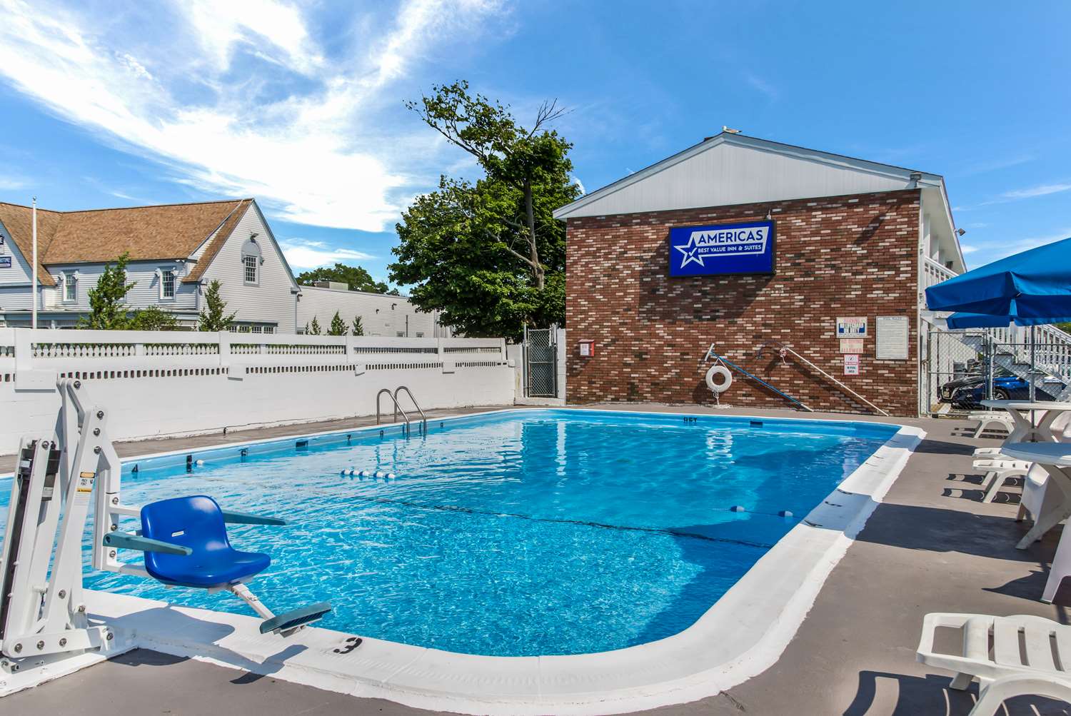 Americas Best Value Inn Suites Hyannis Cape Cod 42/42