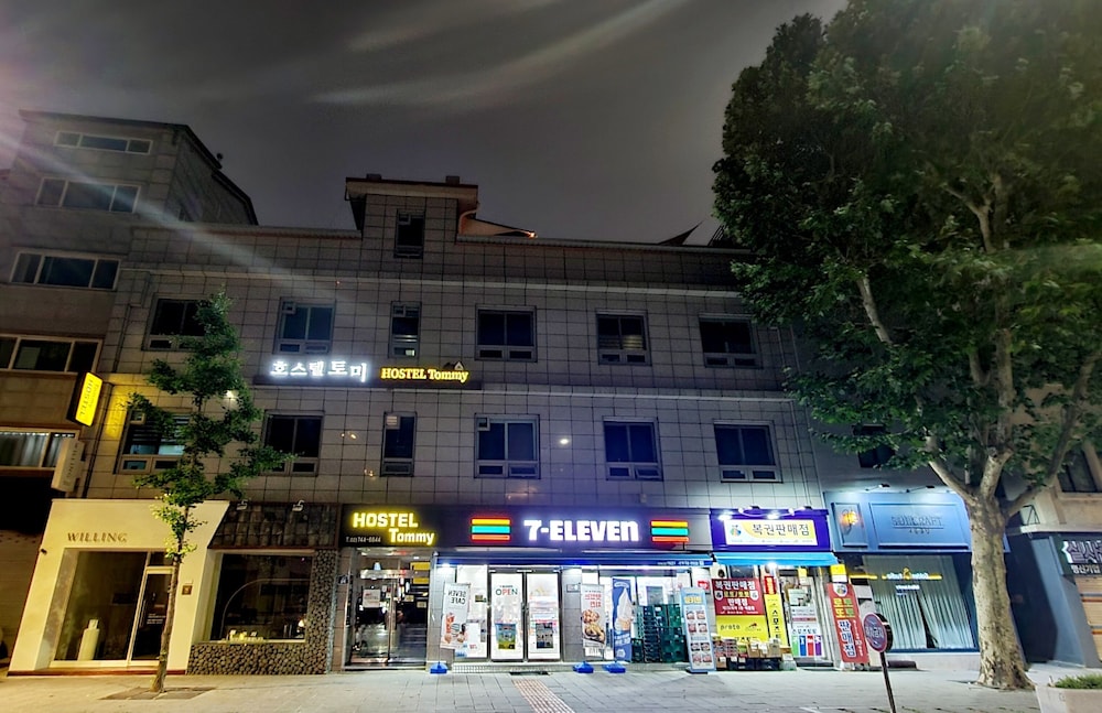 Hostel Tommy Formerly Yellow Brick 2 Hotel 1/47