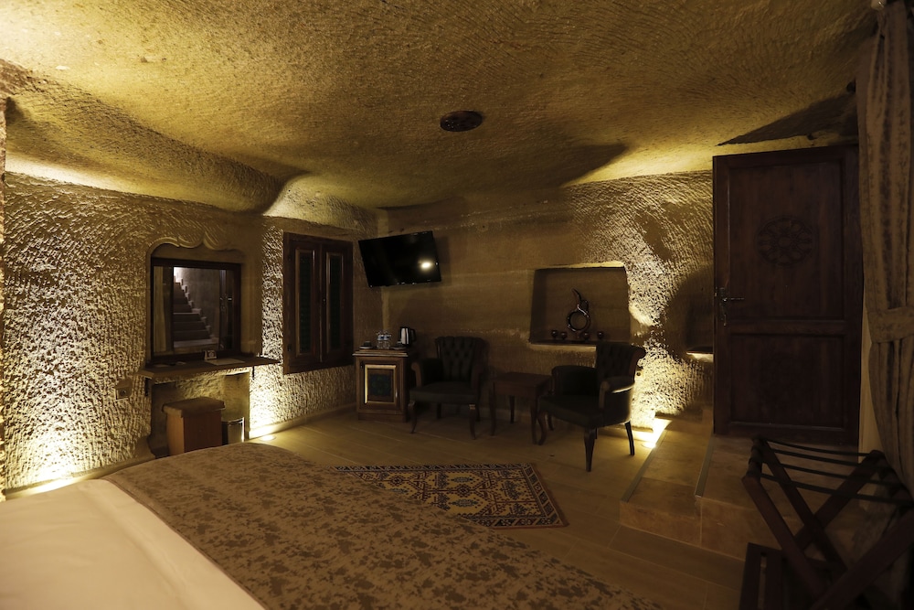 Ada Cave Suites 35/50