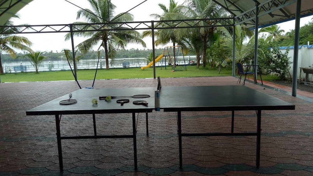 Hotel Bluewaters Cherai 40/46