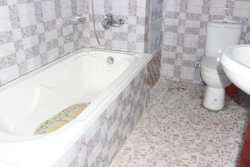 Resdon Hotel And Suites 15/15