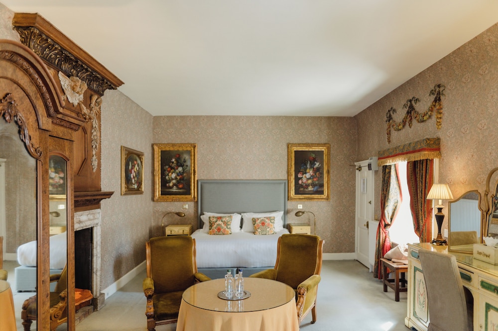 ROMAN CAMP HOTEL 24/72