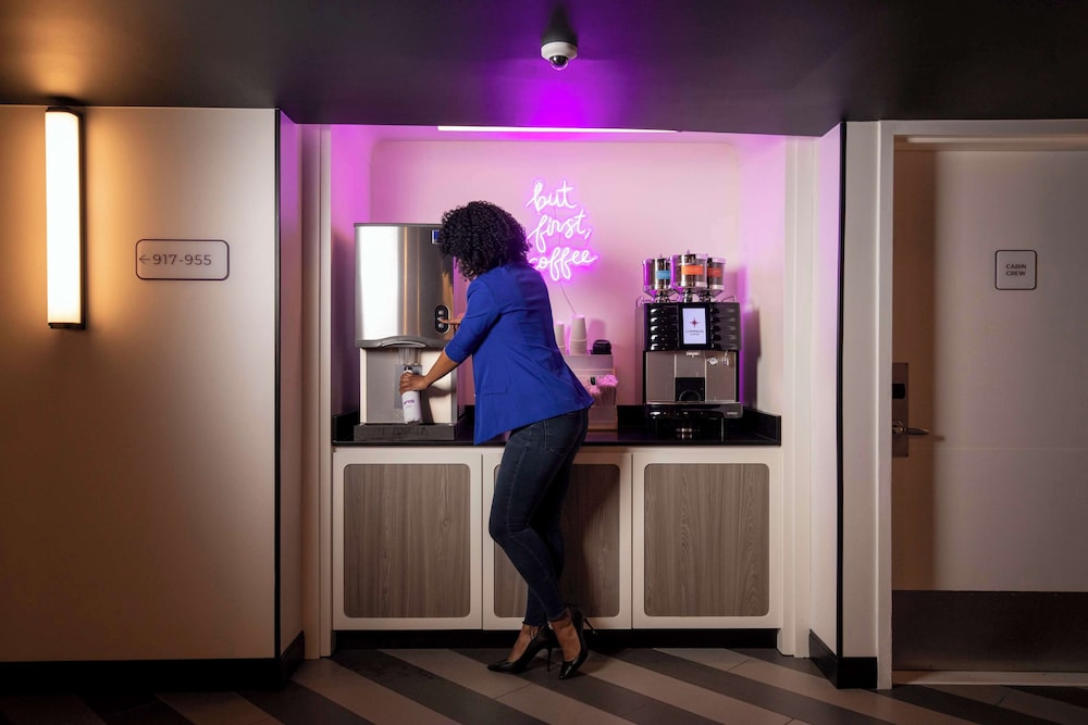 YOTEL Washington DC, Select by Hilton 8/50