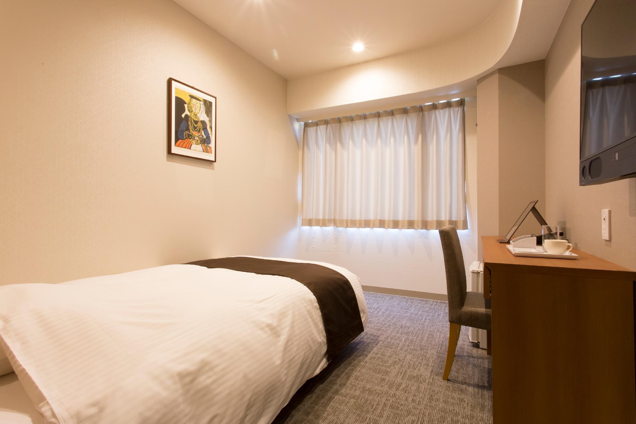 Semi Room, Single Bed, Semi Double Bed, Smoking