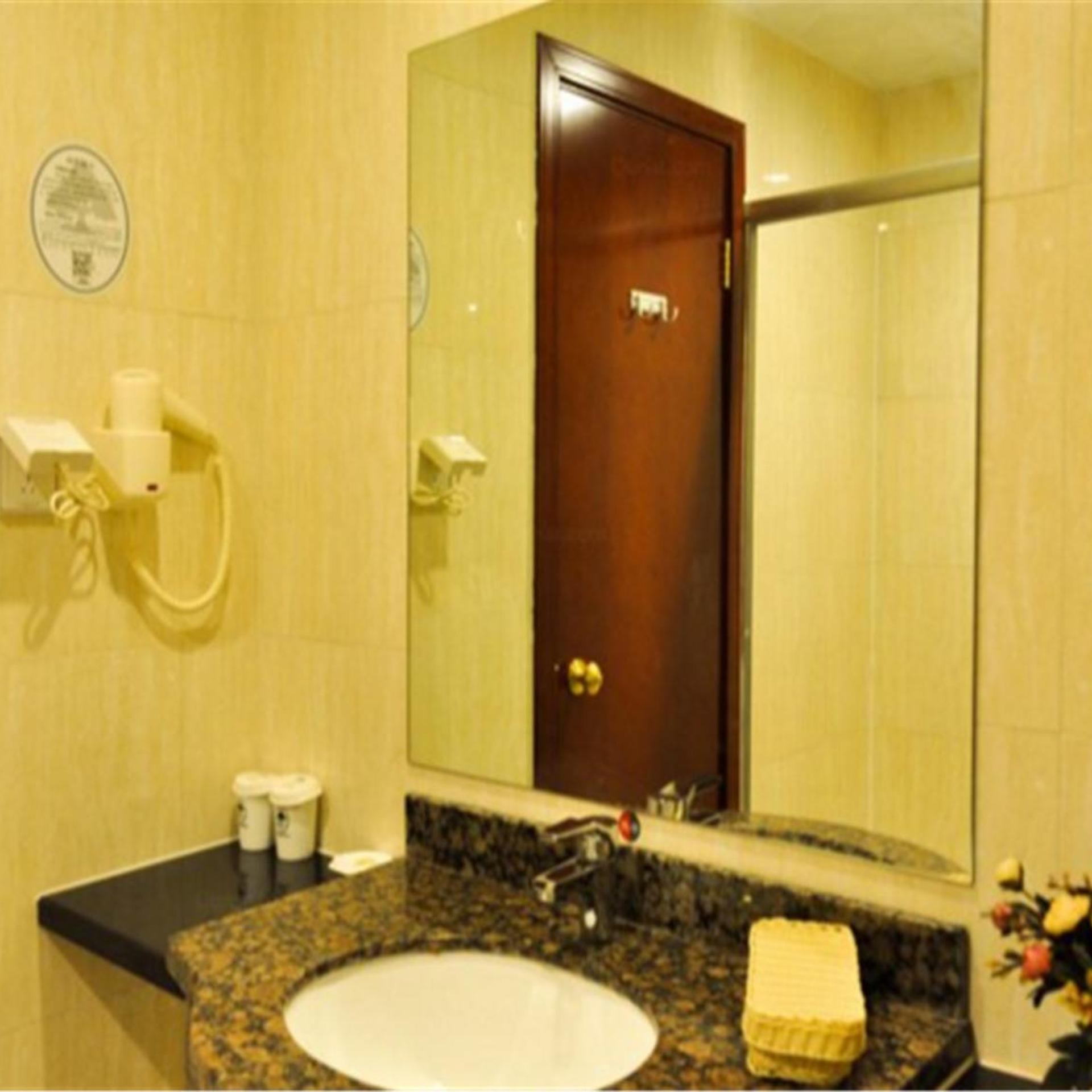 GreenTree Inn Chengde Railway Station Southeast Chengde Century City Business Hotel 51/60