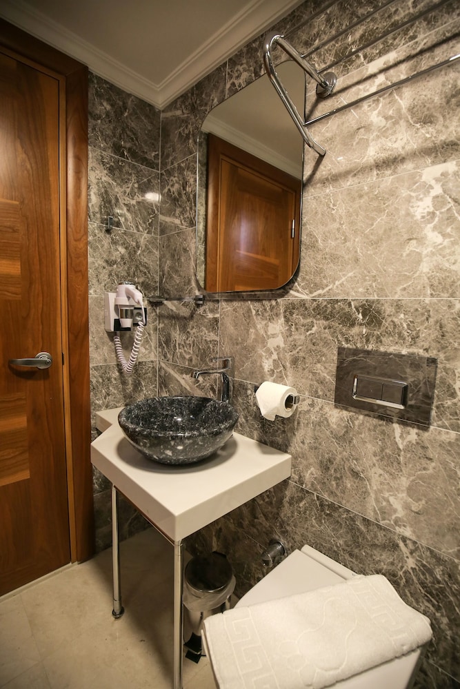 Artika Hotel 48/48