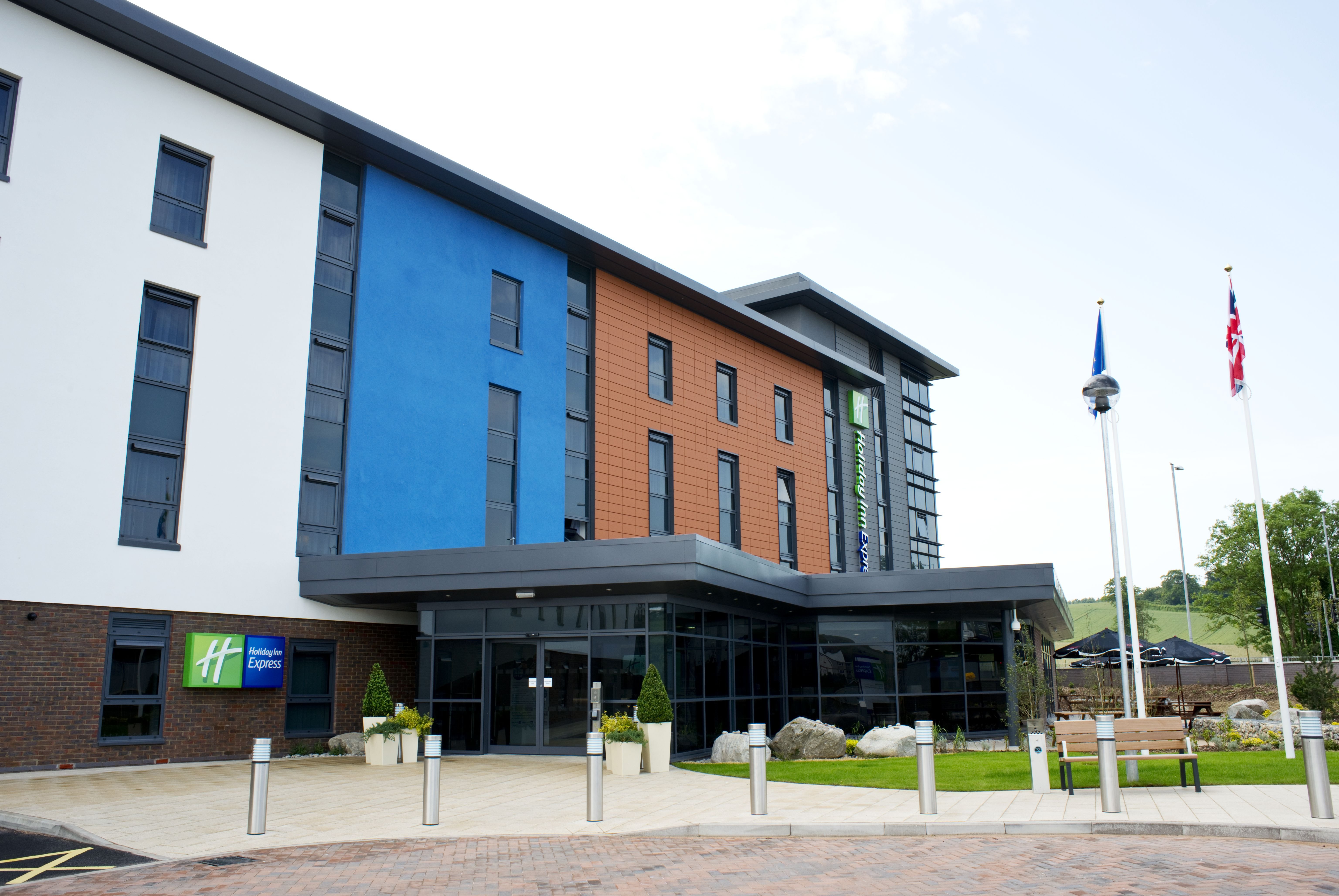 Holiday Inn Express Dunstable 4/26