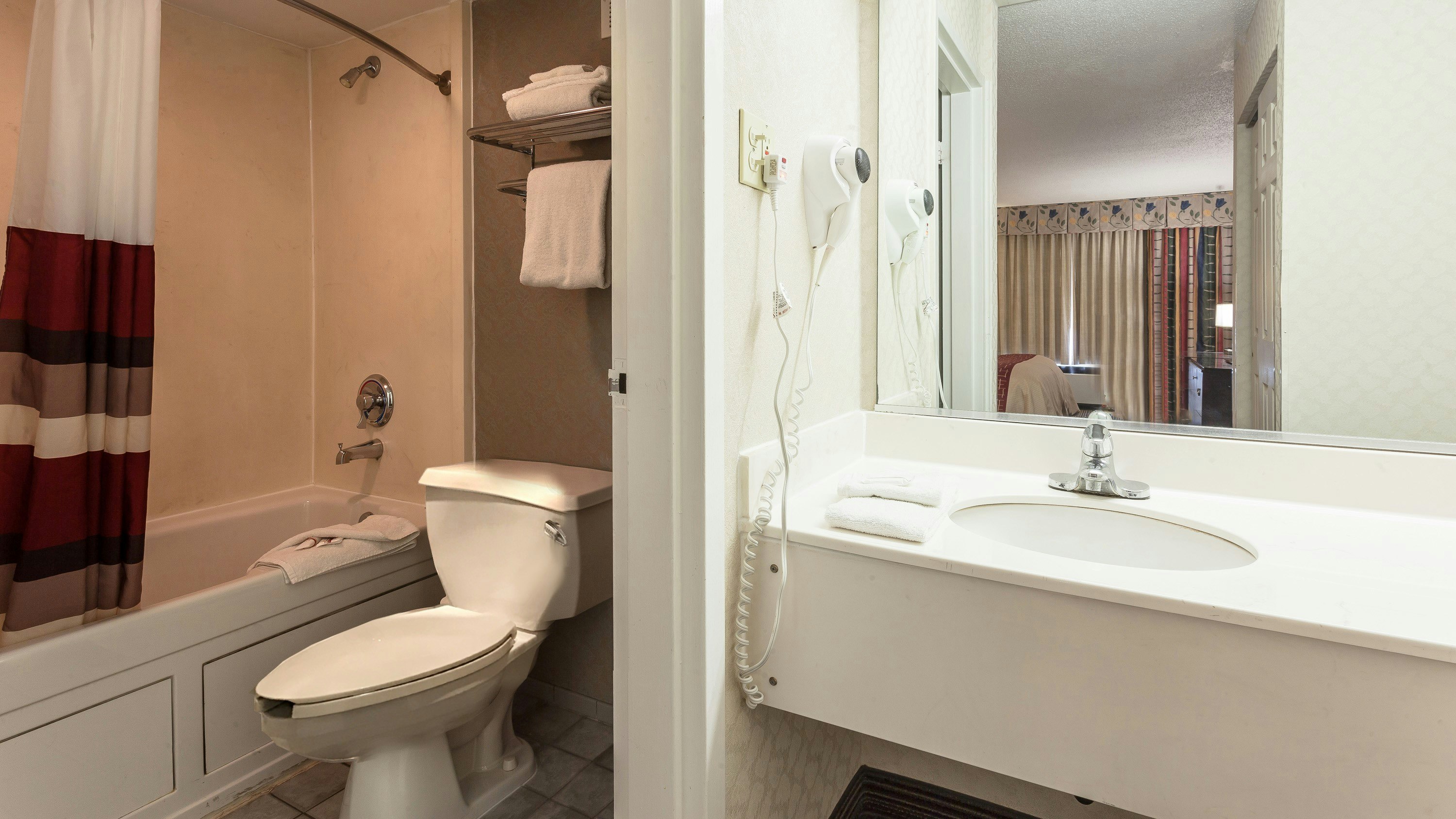 غرفة سوبيريور بسرير كينج، Red Roof Inn & Suites DeKalb 5/6