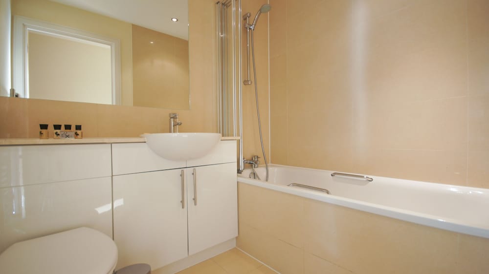 Crompton Court 37/38