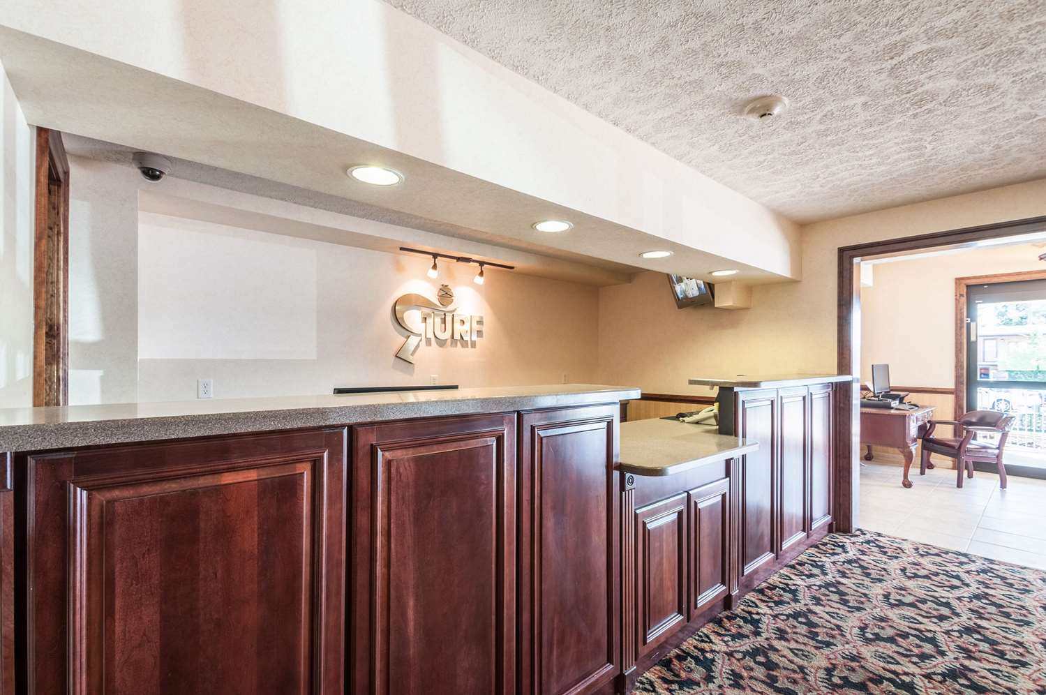 Rodeway Inn and Suites Charles Town WV 5/45