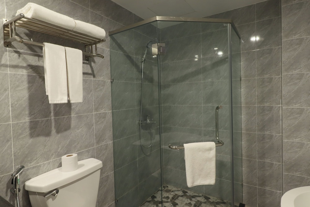 Ramada by Wyndham Phnom Penh Central 37/38