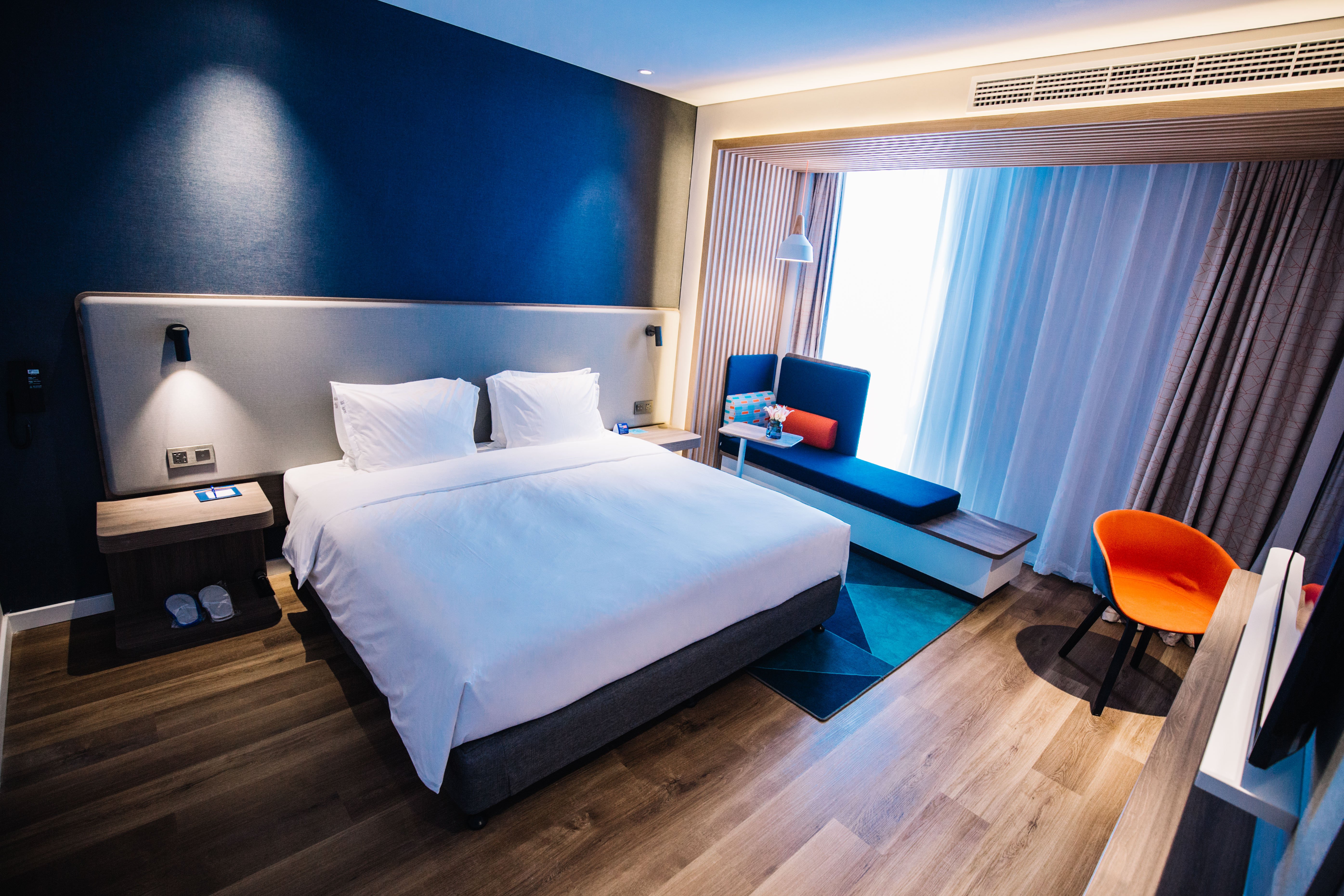 Holiday Inn Express Ningbo Fenghua 9/18