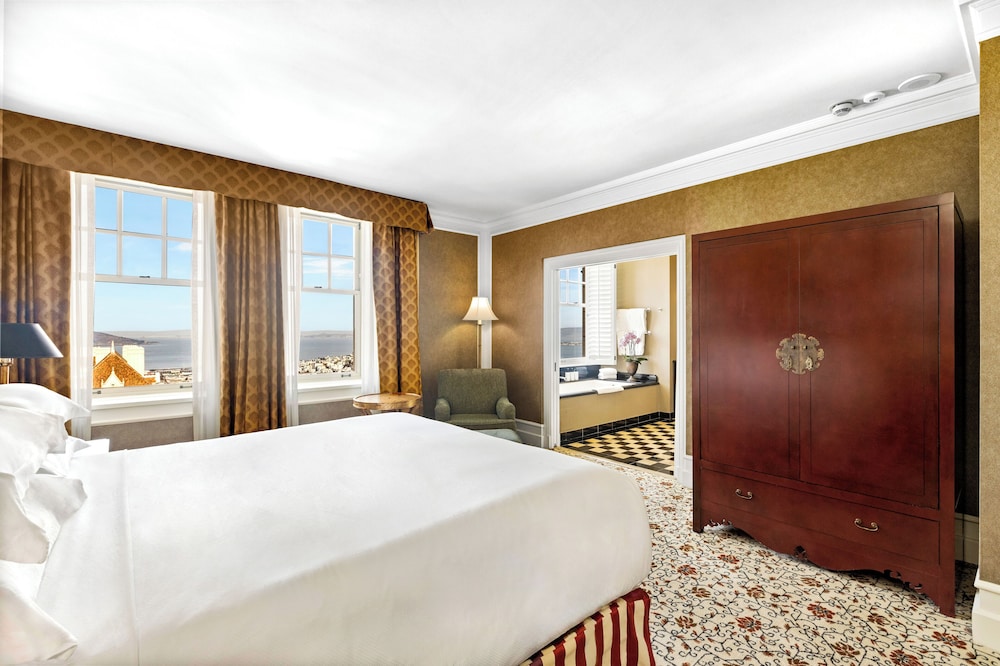 1 Bedroom, Suite, King Bed, City View