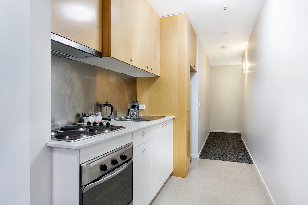 Melbourne CBD Central Apartment Hotel 9/37