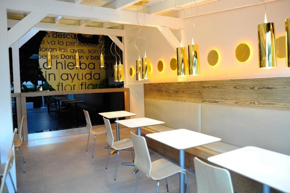 Hostal Domus 4/36