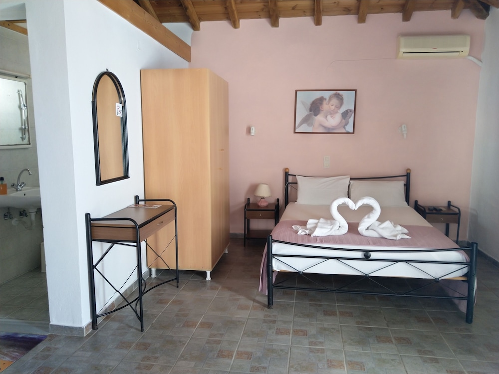 Azalea View Skiathos Studios 14/73