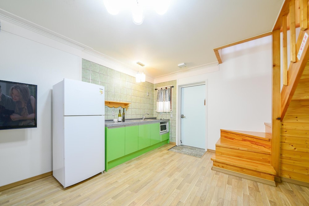 Geoje Gaonara Pension 3/50