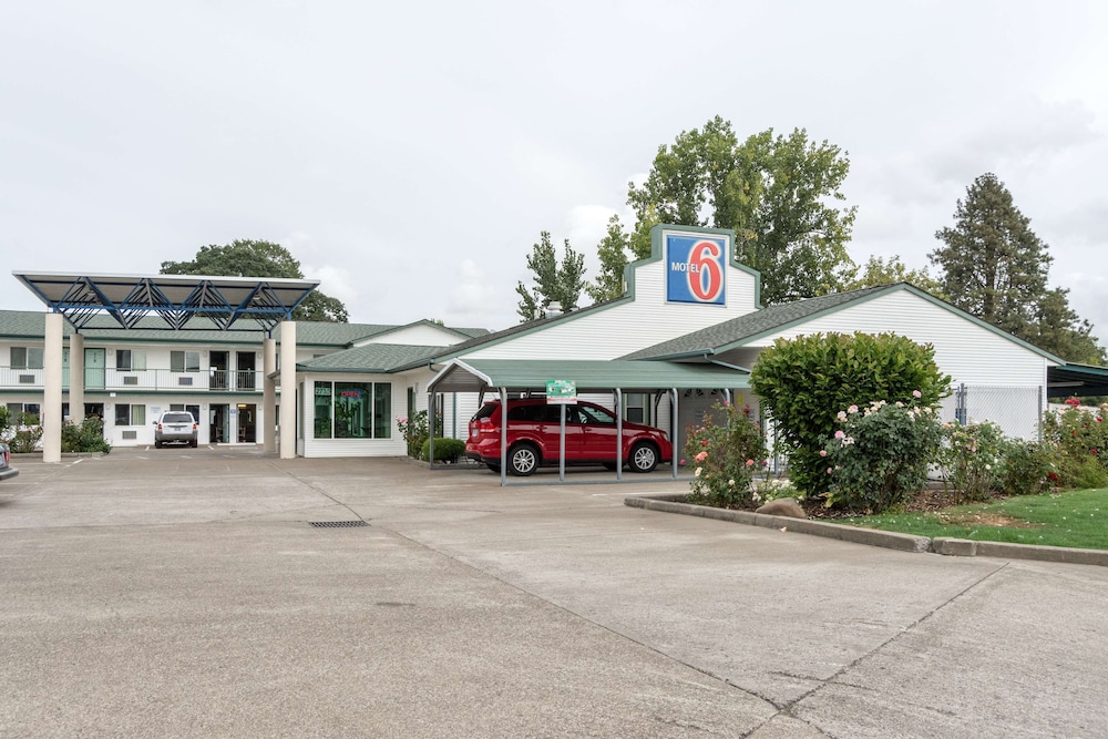 Motel6 Albany, OR 35/44