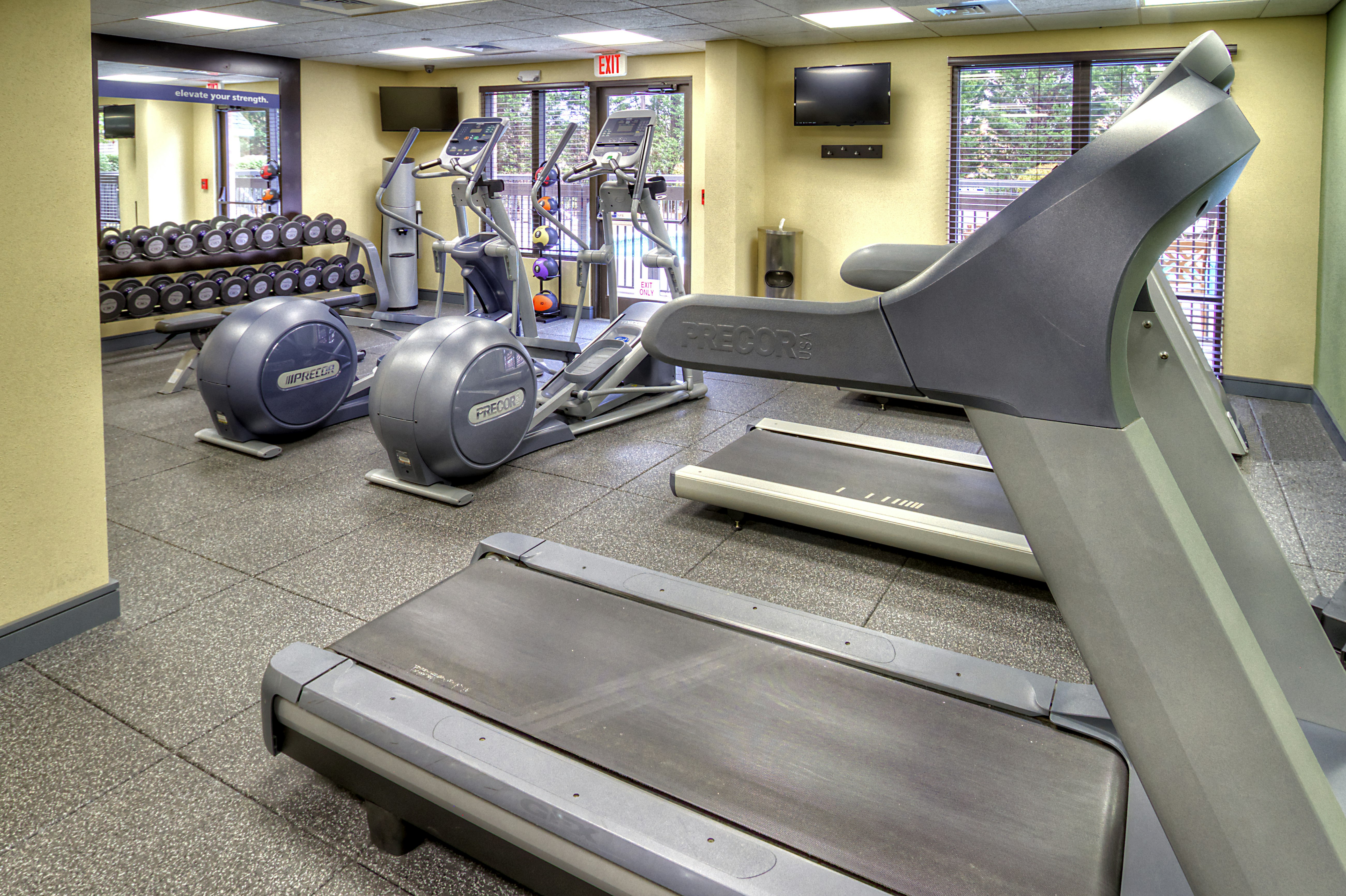 Hampton Inn Suites Asheville I 26 34/54