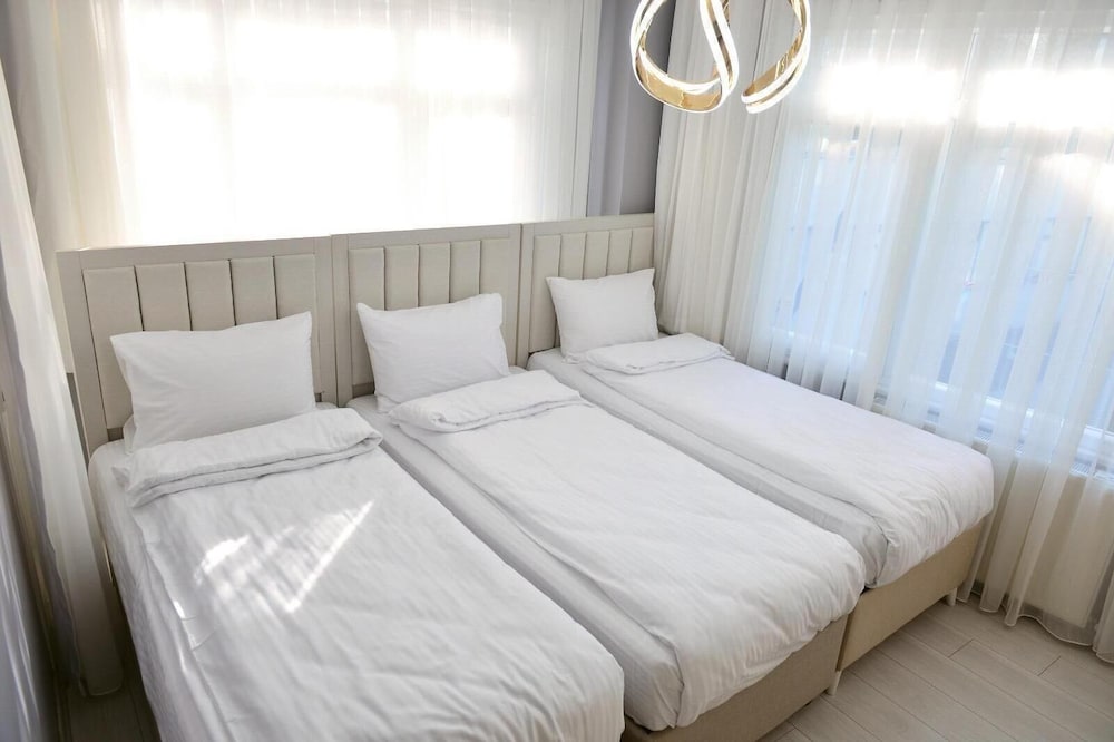 Bright Apart Hotel 8/50