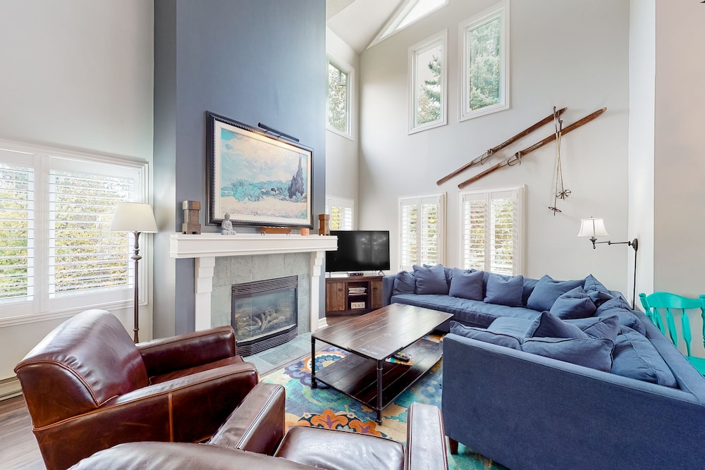 The Lodges At Blue Mountain Mountain Walk Condos 39/50