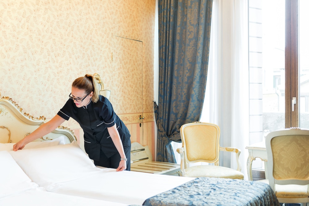 Hotel Montecarlo 9/50