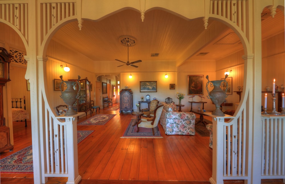 The Falls Rainforest Cottages 18/30