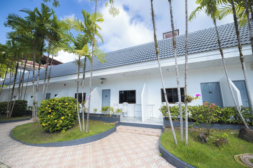 Club Coconut Resort 43/47