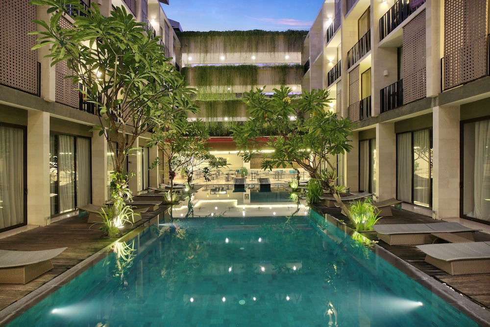 Hotel Terrace At Kuta 63/66