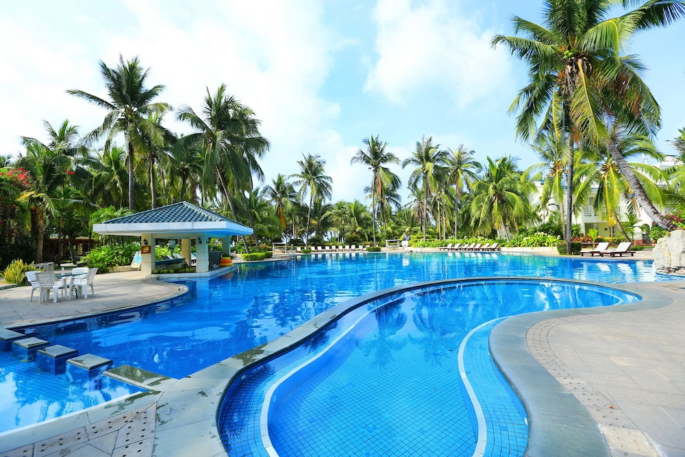 PALM BEACH RESORT AND SPA 42/48