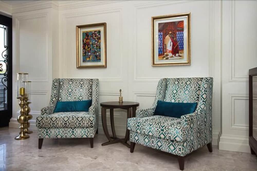 ISTANBUL TOWN HOTEL 35/62