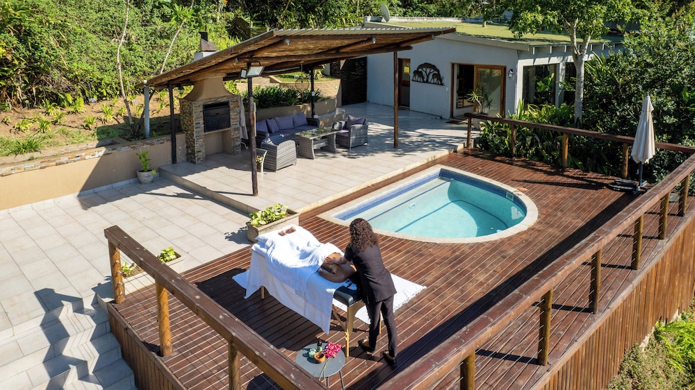 Bushbaby Valley Lodge 38/42