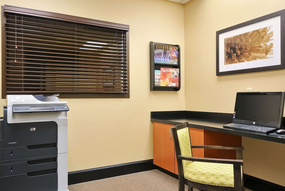 Comfort Inn & Suites Frisco East - McKinney 52/65