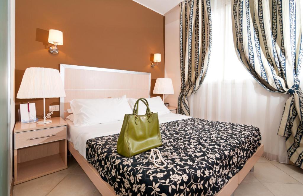 جناح جونيور، Hotel Residence T2 Rimini 2/6